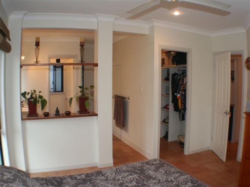 8-10 Brockhurst Close, Redlynch QLD 4870