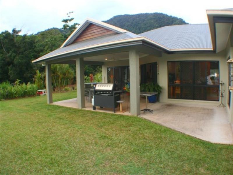 8-10 Brockhurst Close, Redlynch QLD 4870