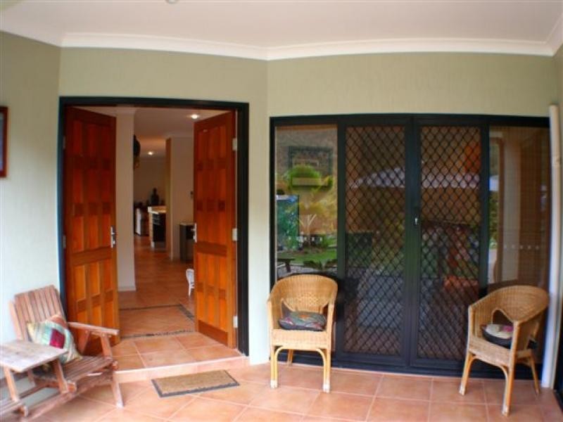 8-10 Brockhurst Close, Redlynch QLD 4870