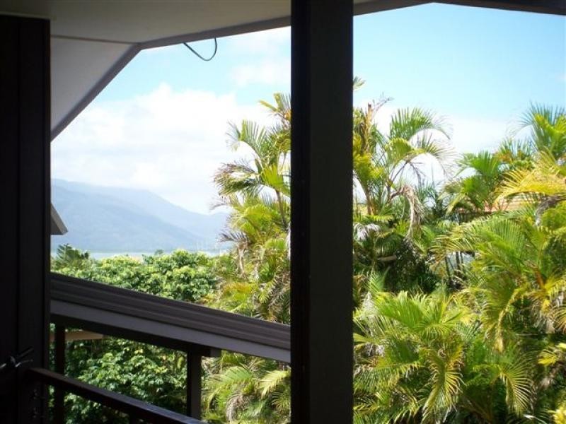 9 Bellevue Crescent, Edge Hill QLD 4870