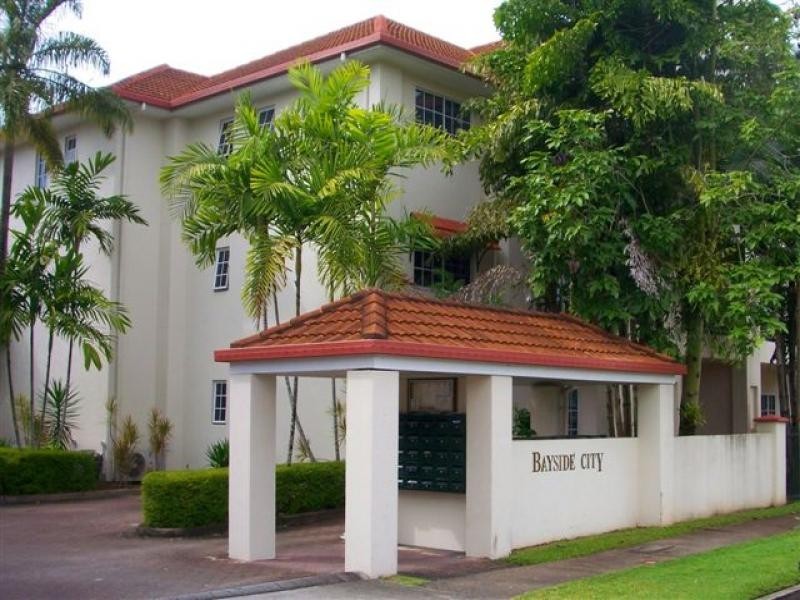 37/327 Lake Street, Cairns North QLD 4870