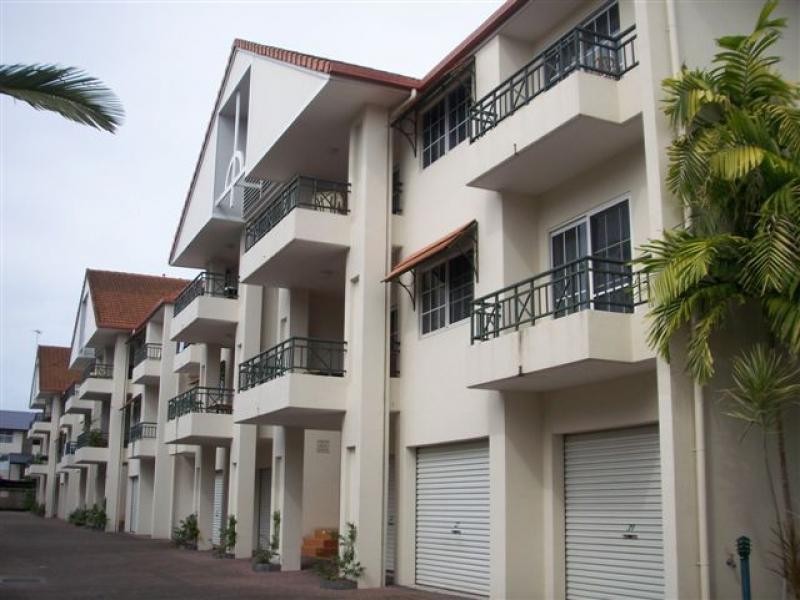 37/327 Lake Street, Cairns North QLD 4870