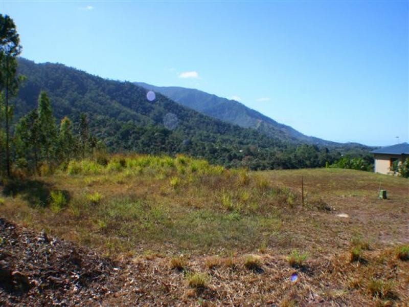 2 Burbridge Close, Redlynch QLD 4870