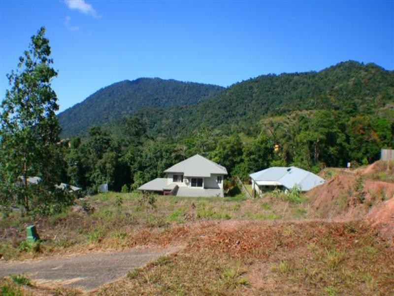 2 Burbridge Close, Redlynch QLD 4870