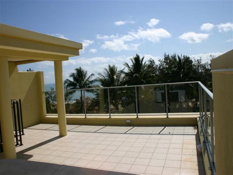 6/31 Sims Esplanade, Yorkeys Knob QLD 4878