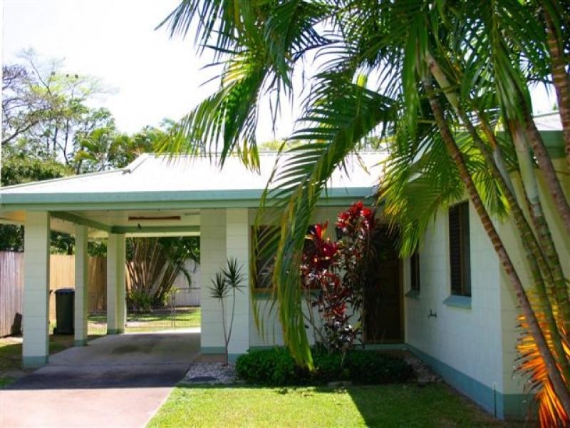 26 Stirling Street, Whitfield QLD 4870