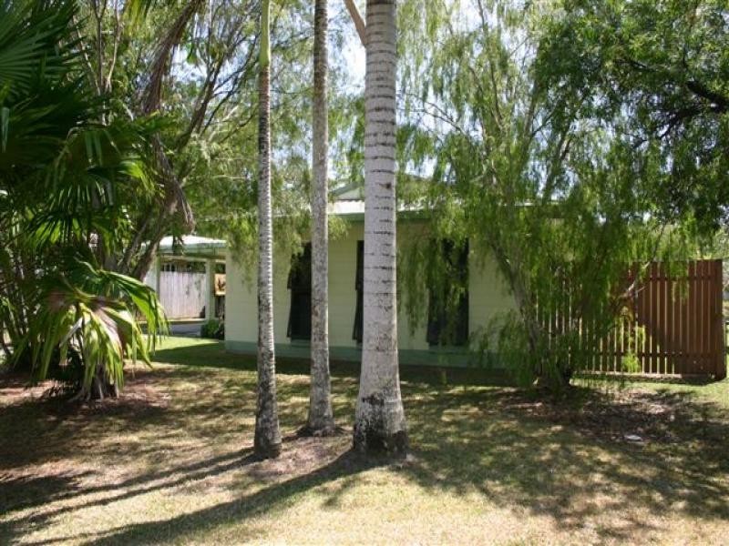 26 Stirling Street, Whitfield QLD 4870