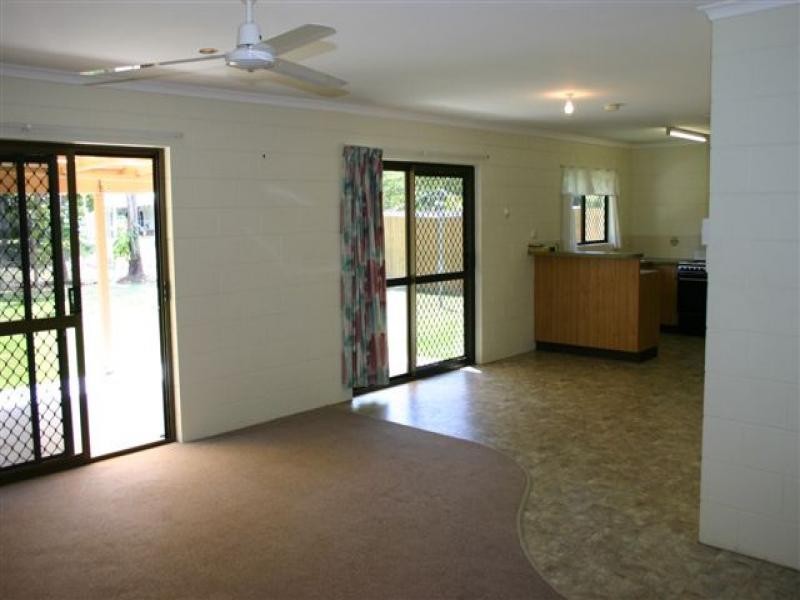 26 Stirling Street, Whitfield QLD 4870