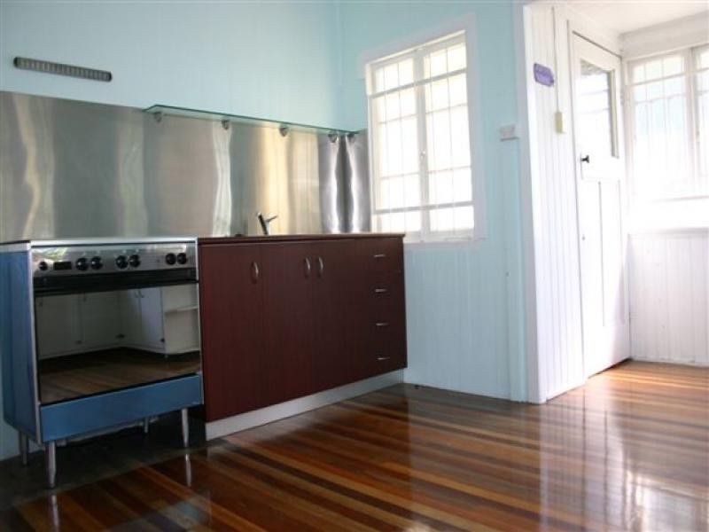 19 Boland Street, Westcourt QLD 4870