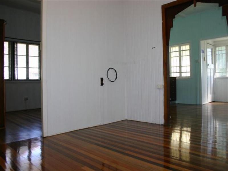 19 Boland Street, Westcourt QLD 4870