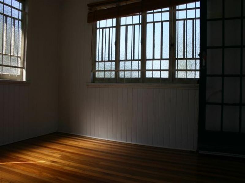 19 Boland Street, Westcourt QLD 4870