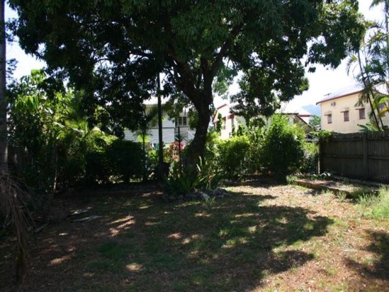 19 Boland Street, Westcourt QLD 4870