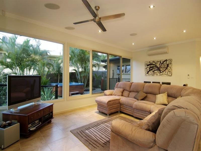 7 Brady Close, Brinsmead QLD 4870