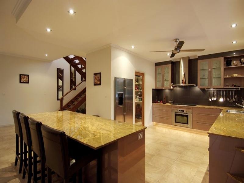 7 Brady Close, Brinsmead QLD 4870