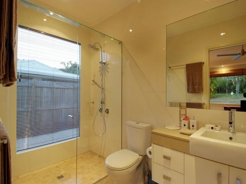 7 Brady Close, Brinsmead QLD 4870