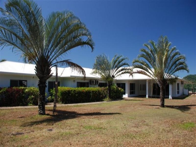 126 Harvey Road, Redlynch QLD 4870