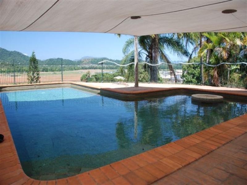 126 Harvey Road, Redlynch QLD 4870