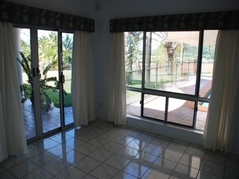 126 Harvey Road, Redlynch QLD 4870