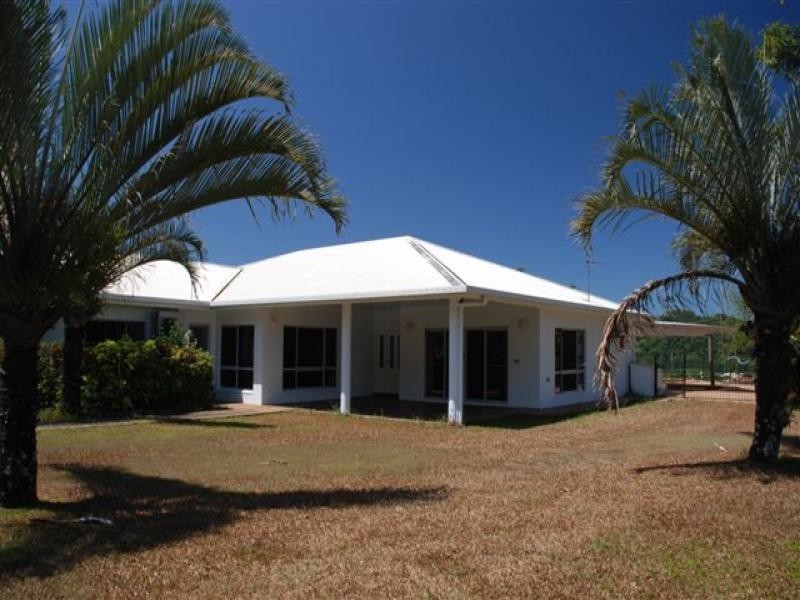 126 Harvey Road, Redlynch QLD 4870