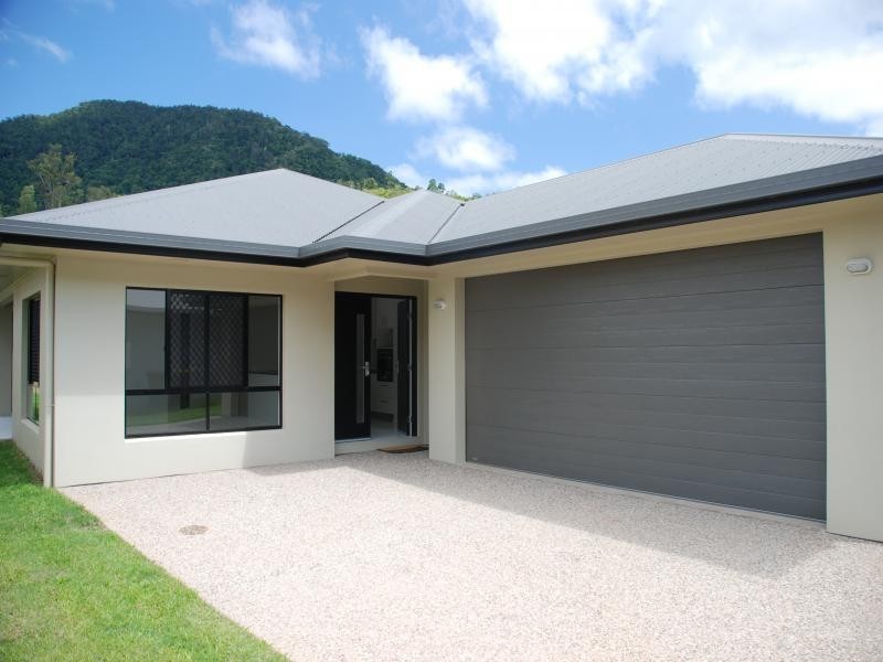7 Govern Close, Redlynch QLD 4870