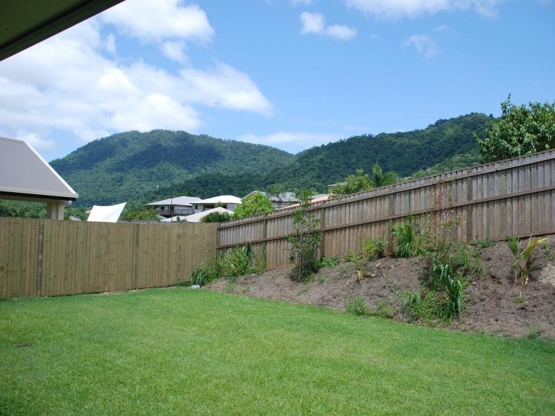 7 Govern Close, Redlynch QLD 4870