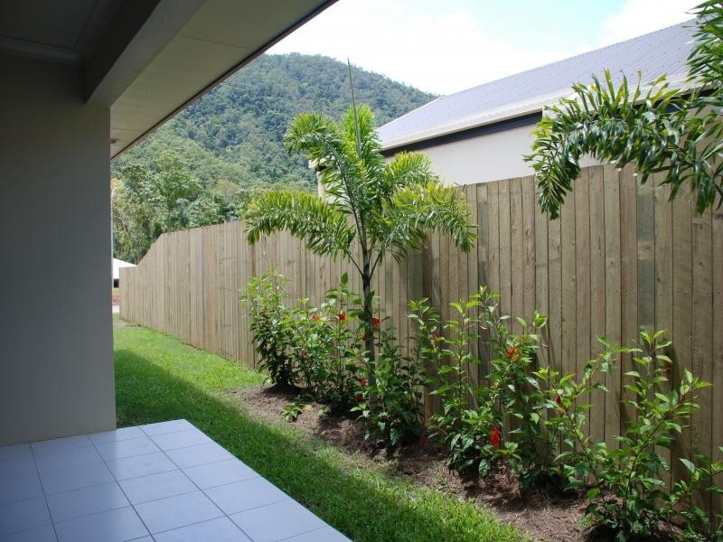 7 Govern Close, Redlynch QLD 4870