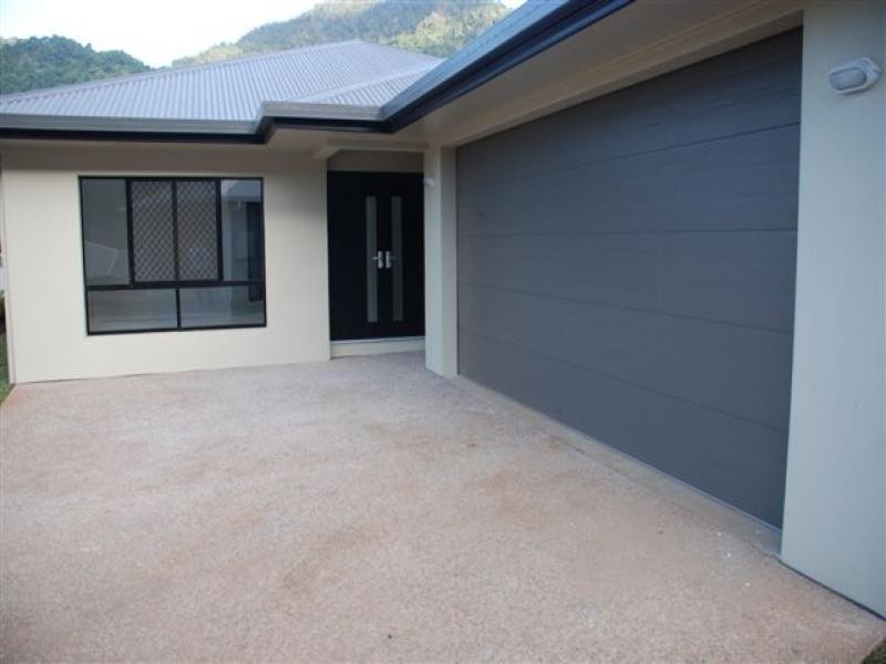 7 Govern Close, Redlynch QLD 4870