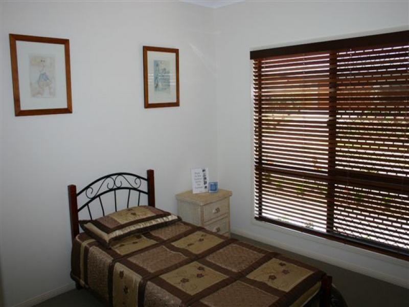 67 Norfolk Circuit, Redlynch QLD 4870