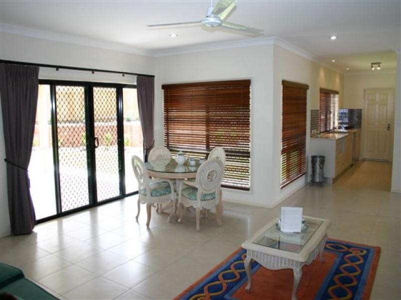 67 Norfolk Circuit, Redlynch QLD 4870