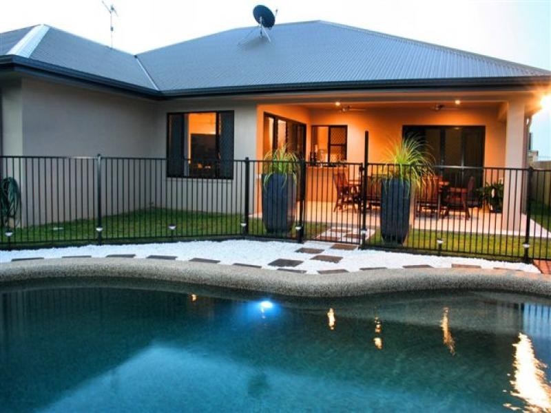 34 Regent Avenue, Redlynch QLD 4870