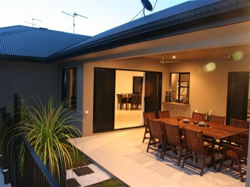 34 Regent Avenue, Redlynch QLD 4870