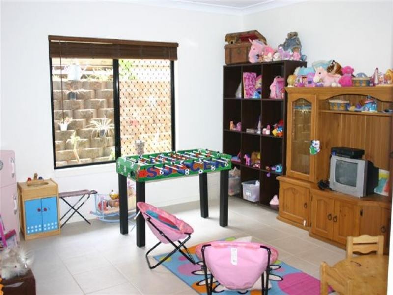 34 Regent Avenue, Redlynch QLD 4870