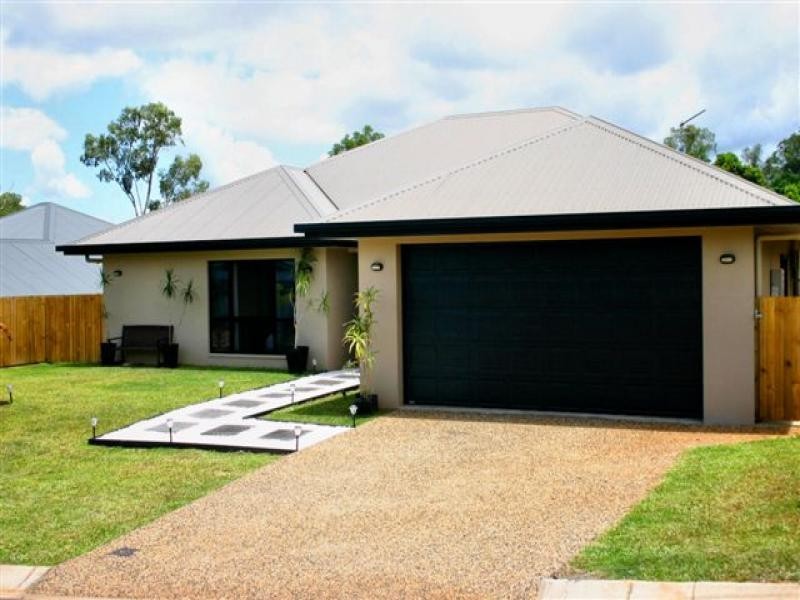 34 Regent Avenue, Redlynch QLD 4870