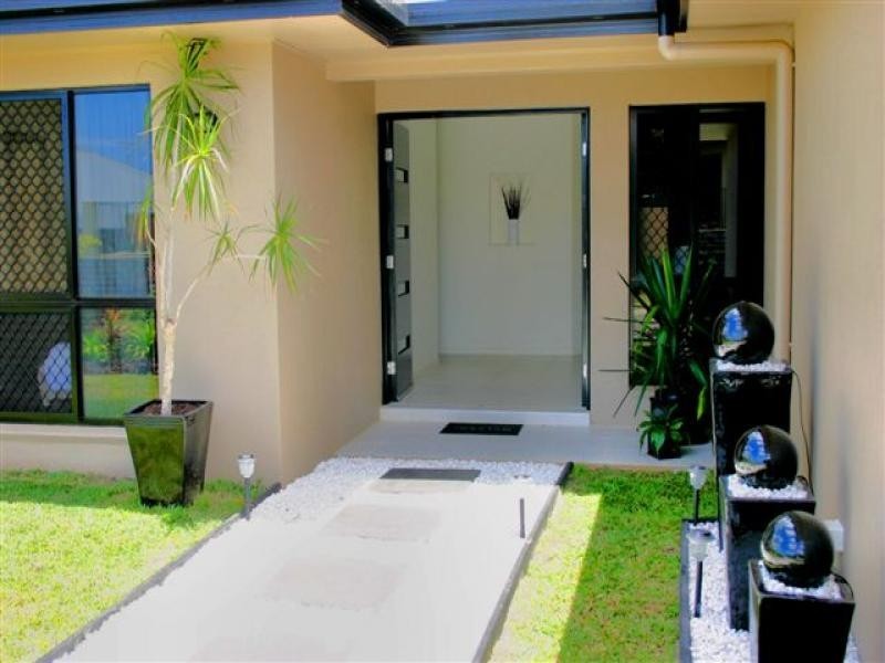 34 Regent Avenue, Redlynch QLD 4870