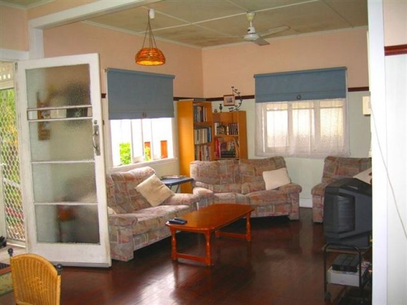 347 McLeod Street, Cairns North QLD 4870