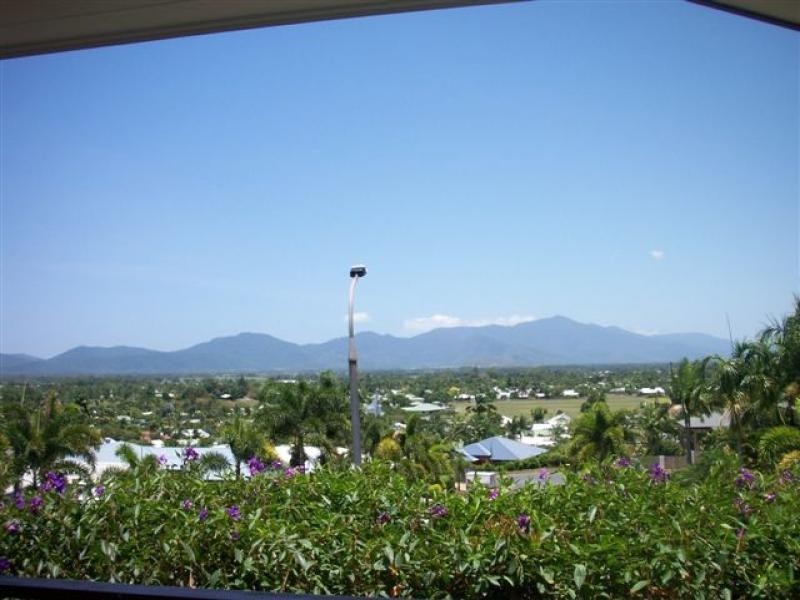 16 Barcoo Close, Bentley Park QLD 4869