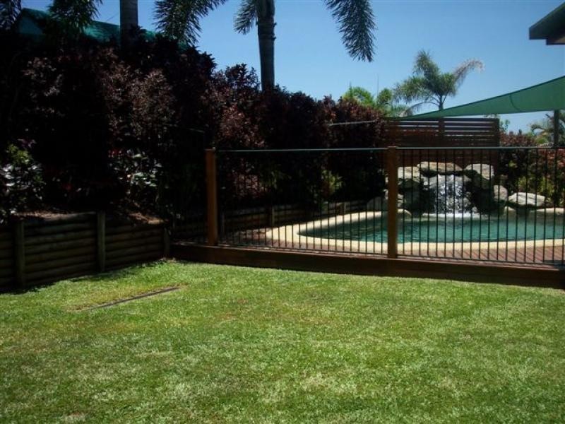 16 Barcoo Close, Bentley Park QLD 4869