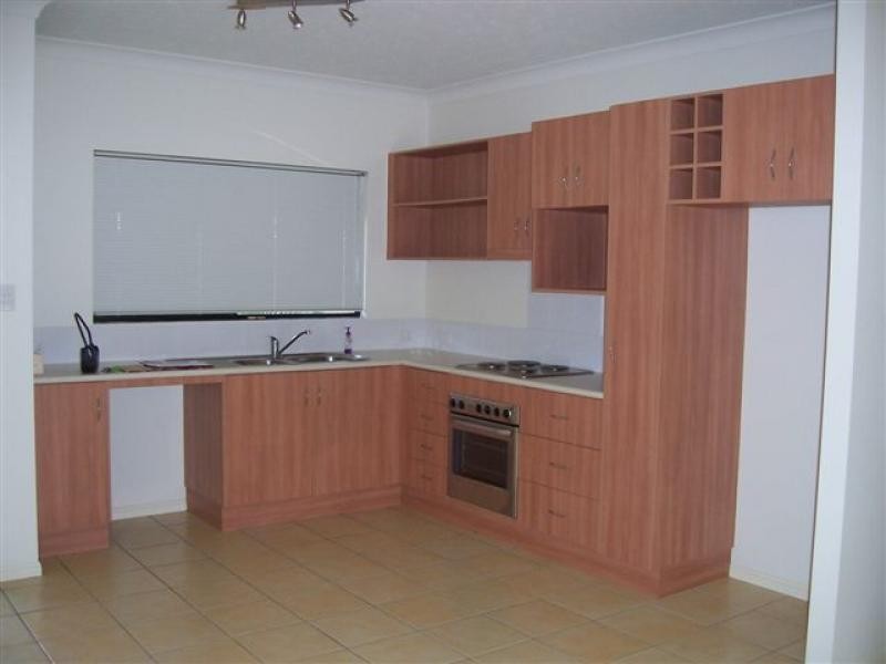 2/6 Short Street, Redlynch QLD 4870