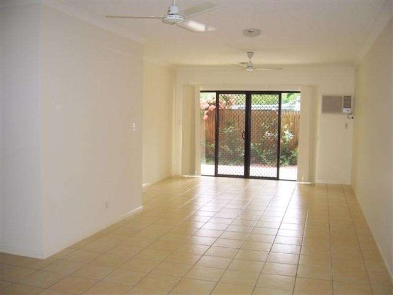 2/6 Short Street, Redlynch QLD 4870