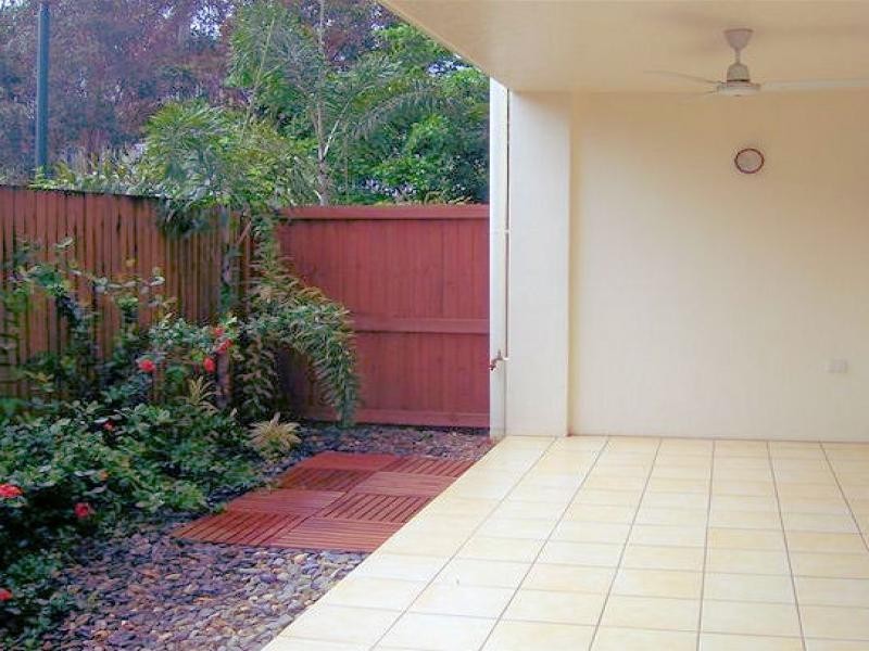 2/6 Short Street, Redlynch QLD 4870