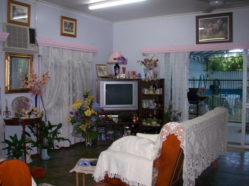 42 Collinson Street, Westcourt QLD 4870