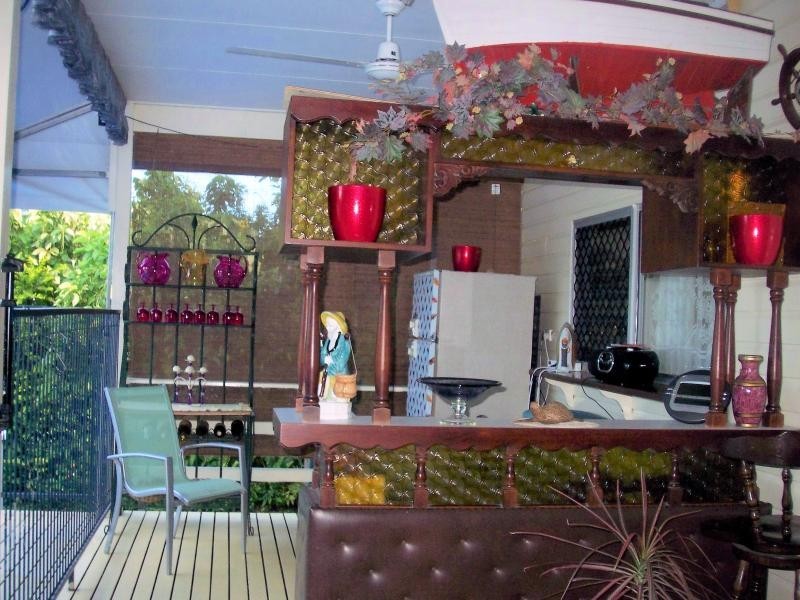 42 Collinson Street, Westcourt QLD 4870