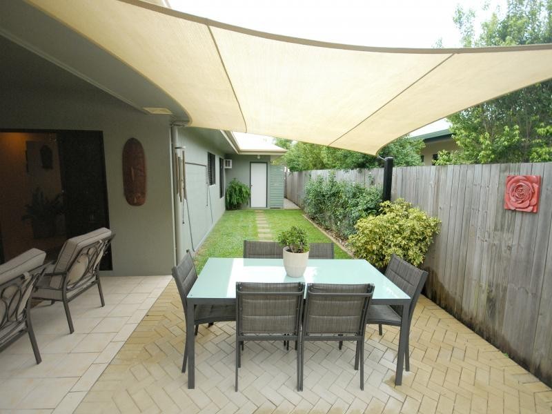 2 Beck Close, Bentley Park QLD 4869