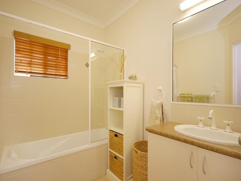 2 Beck Close, Bentley Park QLD 4869