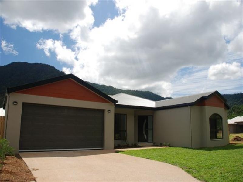 29 Huntley Crescent, Redlynch QLD 4870