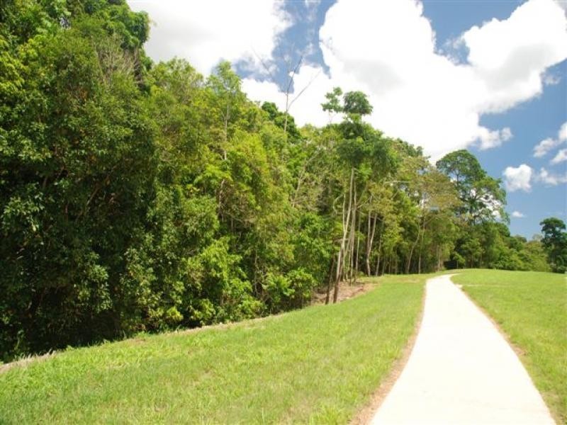 29 Huntley Crescent, Redlynch QLD 4870