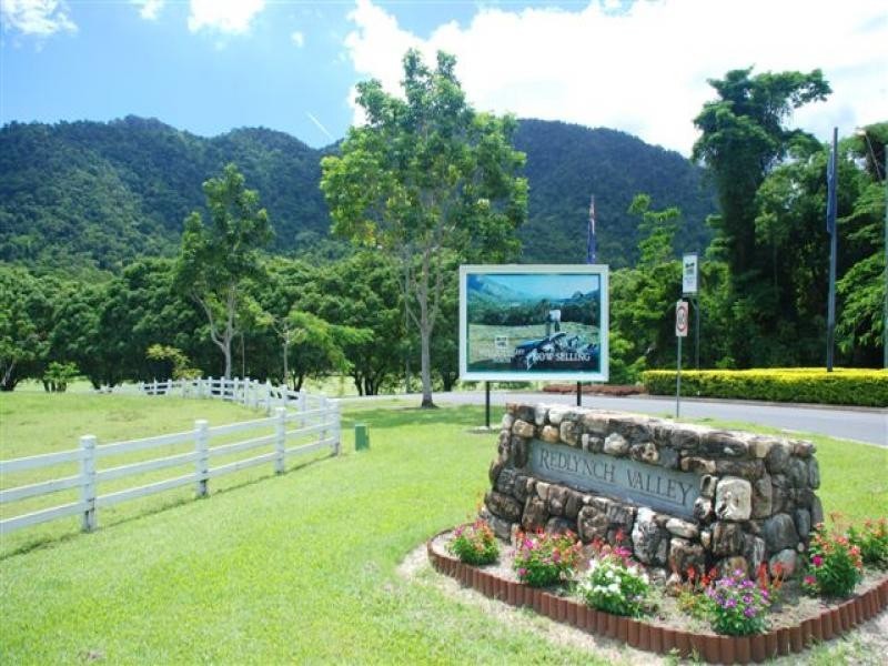 29 Huntley Crescent, Redlynch QLD 4870