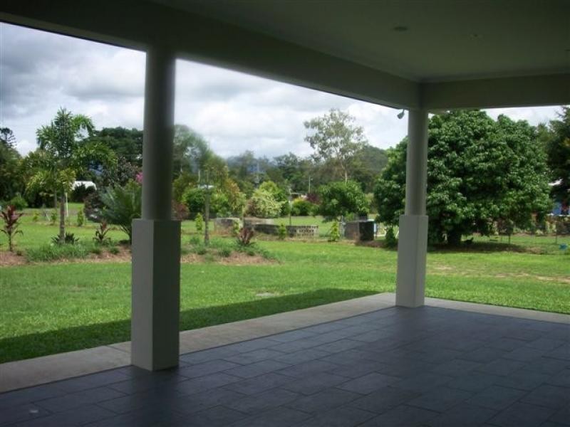 2 Cultivation Close, Edmonton QLD 4869