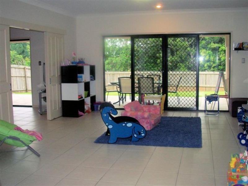 33 Goodsell Drive, Bentley Park QLD 4869