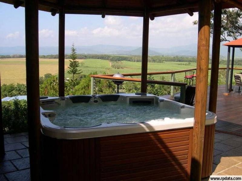 13 Hibiscus Court, Rocky Point QLD 4873